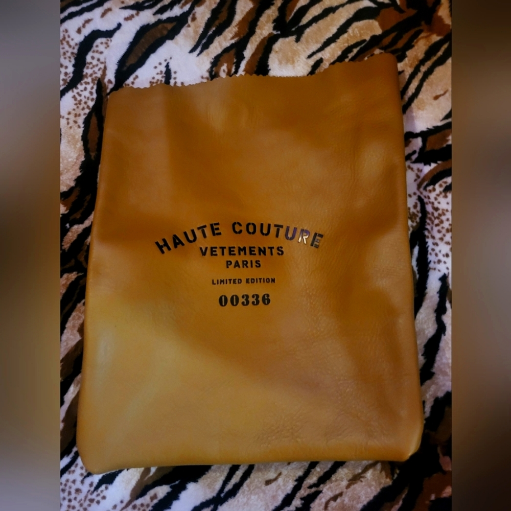 VETEMENTS Clutch Leather Bag Limited Edition Clutch Messenger Bag NEW